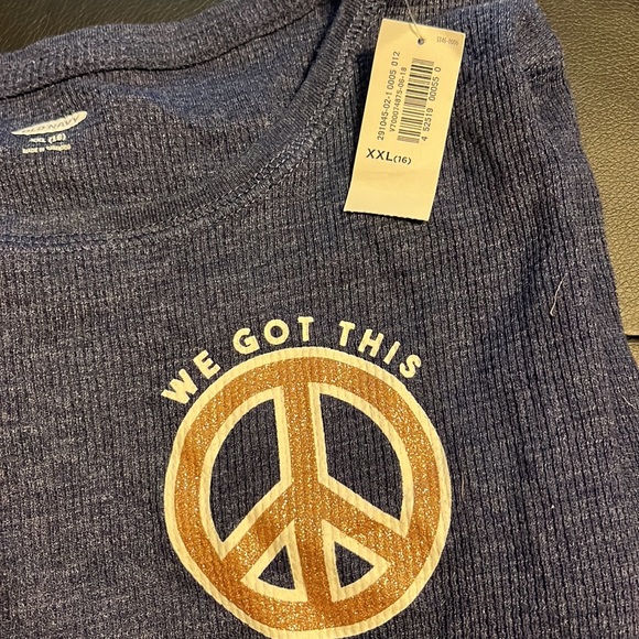 Girls old navy shirt3x$10 - Picture 3 of 4